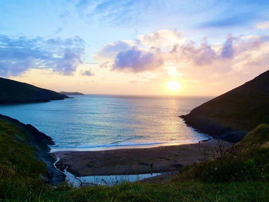 Wild Coastal Retreat At Troed Y Rhiw Aberporth, West Wales Villa Eksteriør bilde